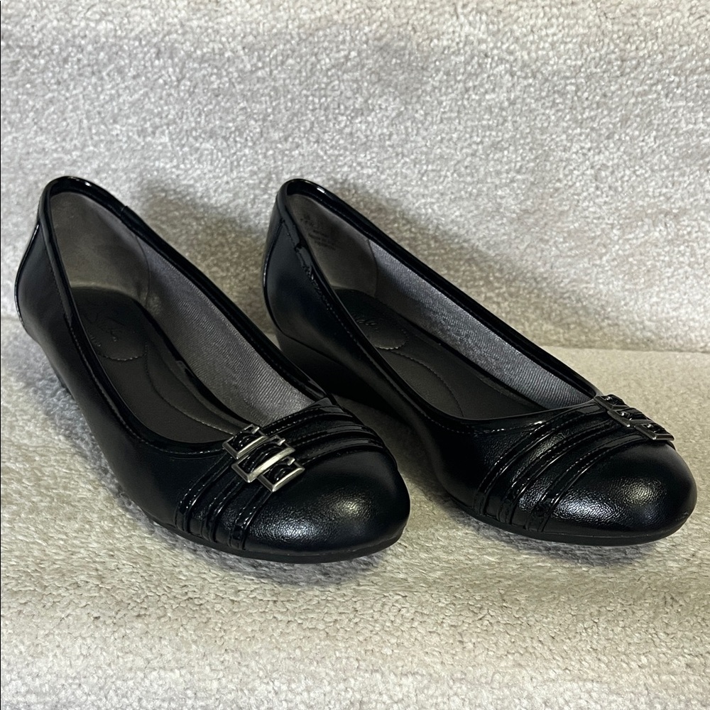 Life Stride Black Women's Heels with Buckle Detail Size 7 1/2 WIDE